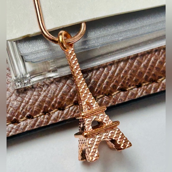 Eiffel Tower Paper Clip Bookmark in Rose Gold for Agenda Planners - Picture 3 of 5